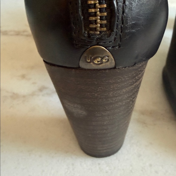 UGG Ankle Boots Charlotte Perforated Black Leather with Zip Back. - Picture 2 of 9